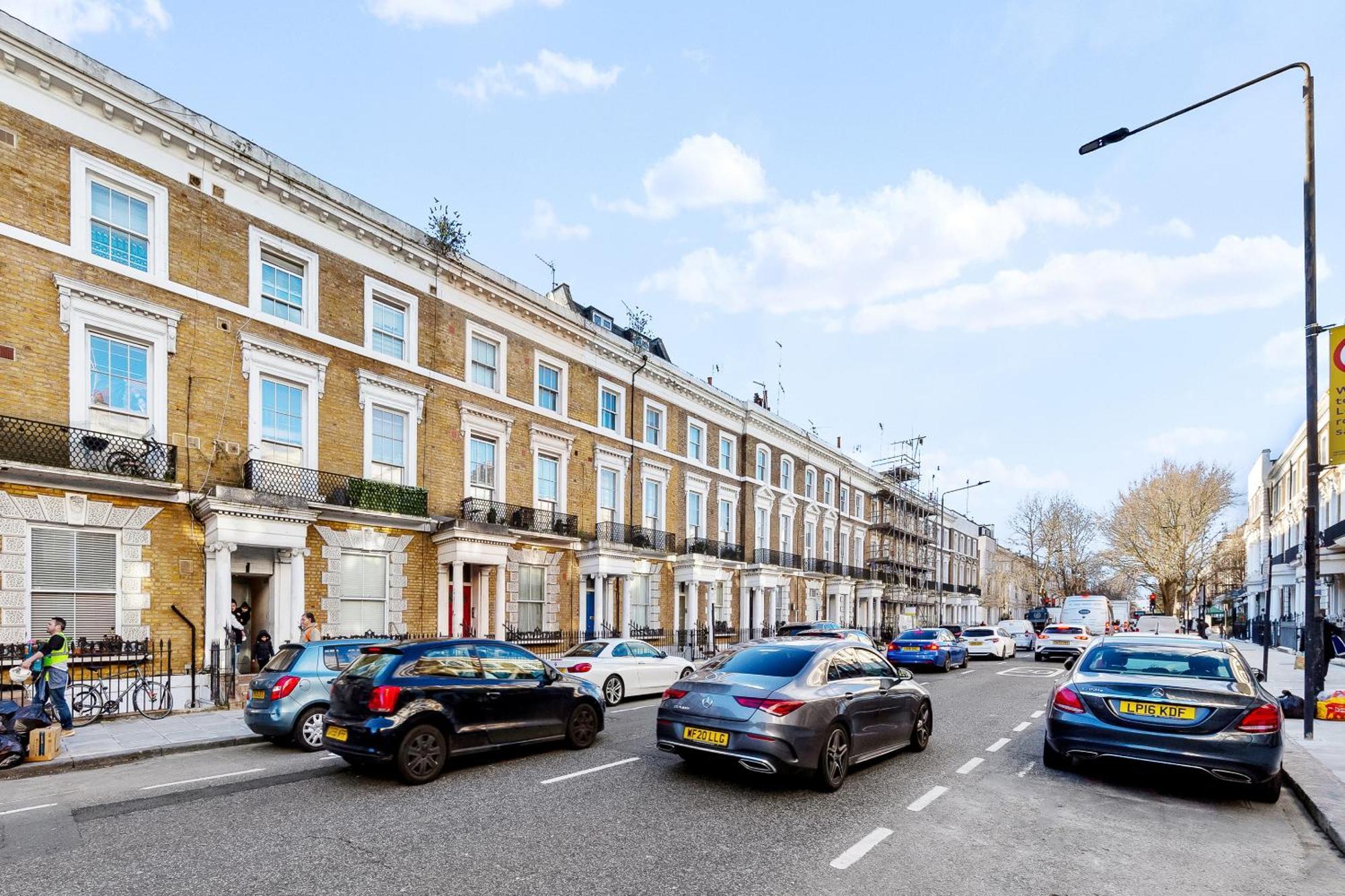 Newly Renovated Kensington 2 Bedroom Apartment With Balcony Near Harrods Sleeps 6, 2 Min Walk From Station London Exteriör bild